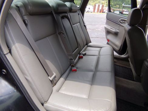 Used 2004 Chevrolet Impala SS w/ Preferred Equipment Group FWD image 28