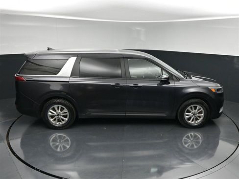Used 2023 Kia Carnival LX FWD image 21