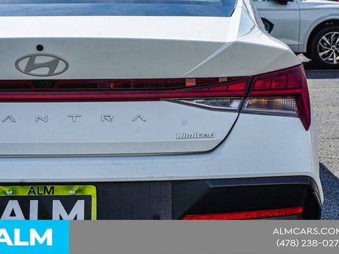 Used 2024 Hyundai Elantra Limited FWD image 13