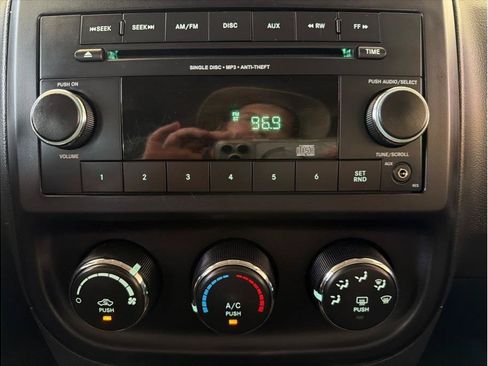 Used 2014 Jeep Patriot Sport FWD image 19