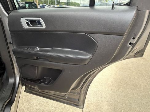 Used 2013 Ford Explorer XLT AWD/4WD image 16