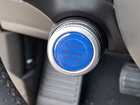 New 2025 Maserati Grecale GT image 16