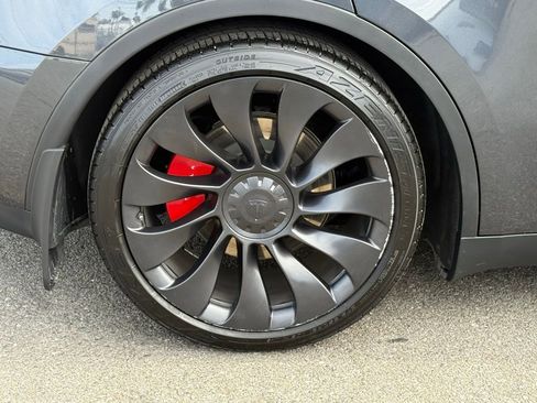 Used 2024 Tesla Model Y Performance AWD/4WD image 14