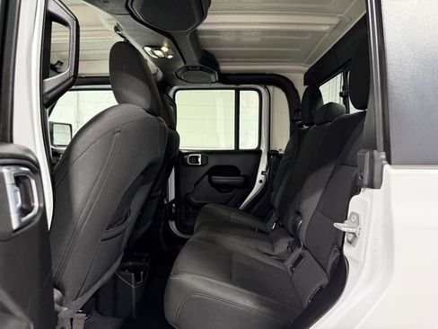 Used 2022 Jeep Gladiator Sport image 18