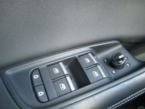 Used 2022 Audi Q8 Prestige image 25