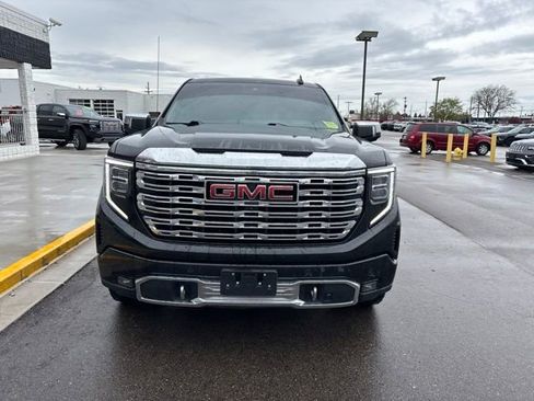 Used 2023 GMC Sierra 1500 Denali w/ Technology Package AWD/4WD image 3
