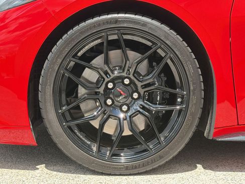 Used 2024 Chevrolet Corvette Z06 RWD image 13