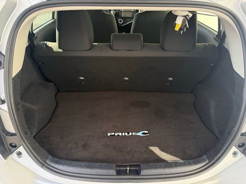Used 2018 Toyota Prius C One w/ Carpet Mat Package image 9