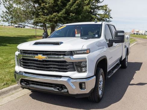 Used 2024 Chevrolet Silverado 2500 LT w/ Convenience Package AWD/4WD image 1