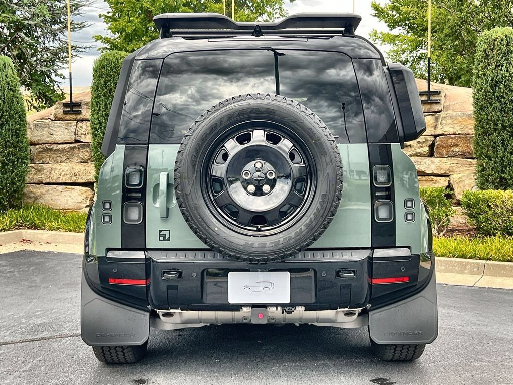New 2026 Land Rover Defender 110 AWD/4WD image 4