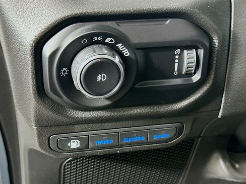 Used 2024 Jeep Wrangler Unlimited AWD/4WD image 17
