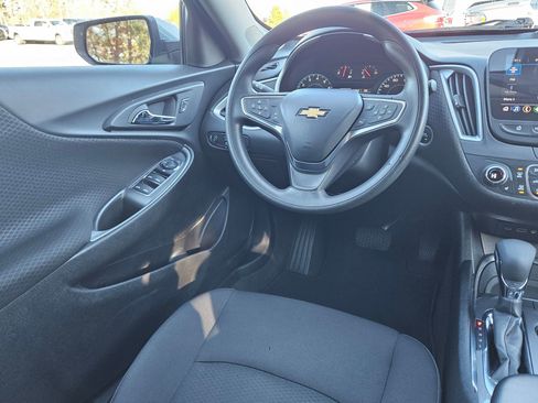 Used 2024 Chevrolet Malibu LT image 9