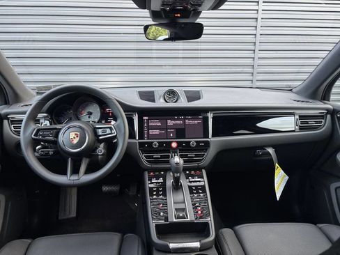 Certified 2025 Porsche Macan S AWD/4WD image 16
