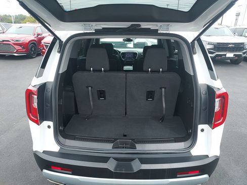 Used 2023 GMC Acadia SLE FWD image 9