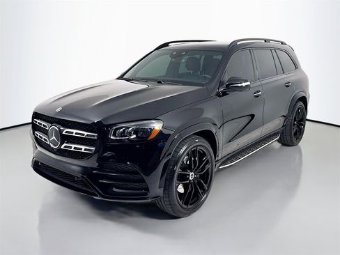 Used 2023 Mercedes-Benz GLS 580 4MATIC image 3