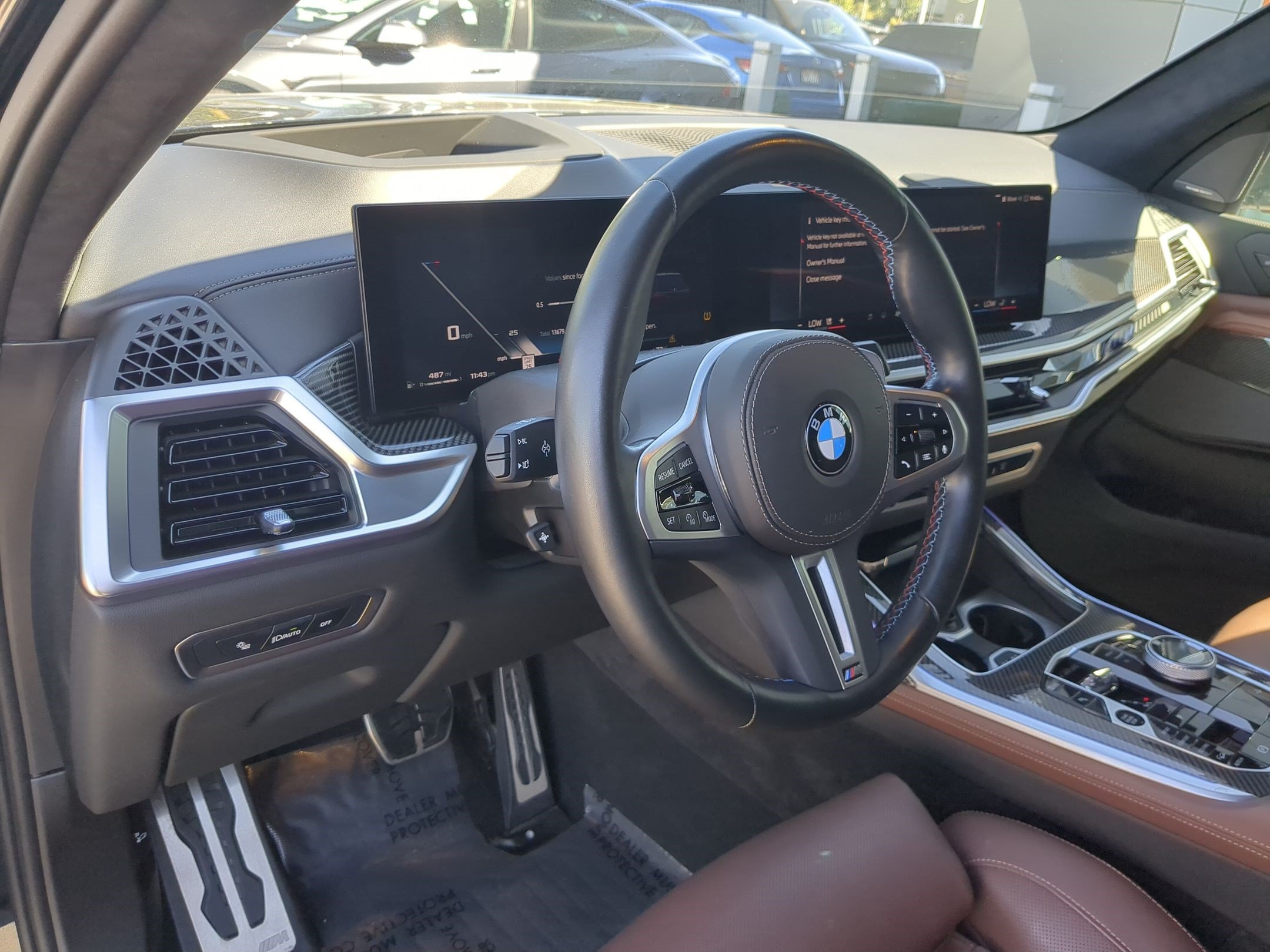 Used 2025 BMW X7 M60i AWD/4WD image 14