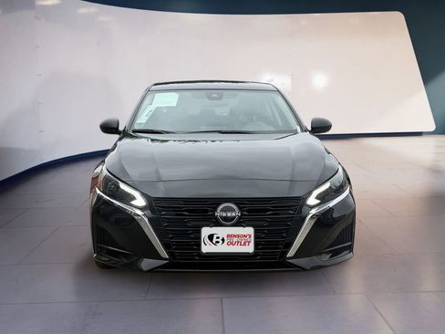 Used 2024 Nissan Altima 2.5 SV FWD image 8