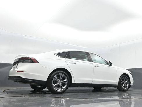 Certified 2024 Honda Accord EX image 23