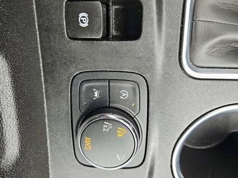 Certified 2022 Chevrolet Traverse LS image 27