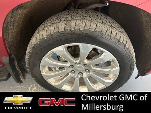 Used 2019 Chevrolet Silverado 1500 High Country w/ Technology Package AWD/4WD image 9