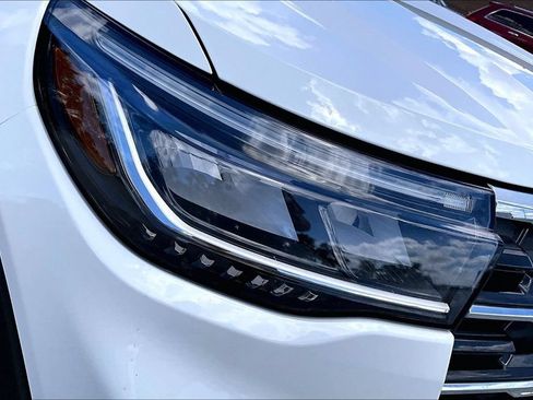 Certified 2025 Ford Explorer Active AWD/4WD image 28