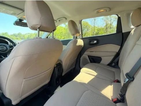 Used 2018 Jeep Compass Sport FWD image 11