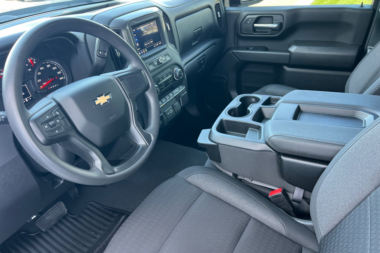 Used 2025 Chevrolet Silverado 2500 Custom w/ Custom Value Package AWD/4WD image 7