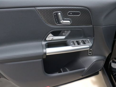 New 2025 Mercedes-Benz GLA 250 image 32