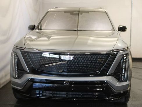 Certified 2026 Cadillac Vistiq Sport w/ LPO, Floor Liner Package AWD/4WD image 3