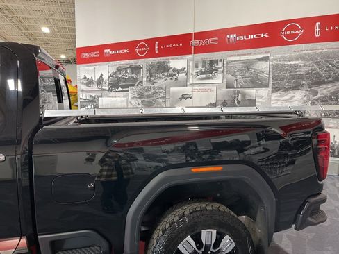 Used 2024 GMC Sierra 3500 Denali image 14