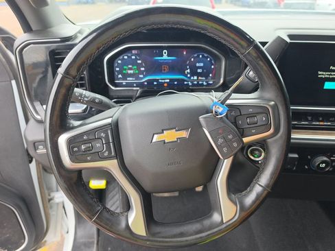 Used 2024 Chevrolet Silverado 2500 LT AWD/4WD image 8