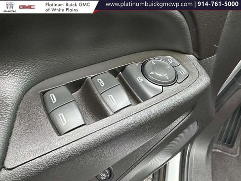 Used 2021 Chevrolet Equinox LT image 17