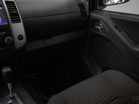 Used 2020 Nissan Frontier SV w/ SV Utility Package image 26