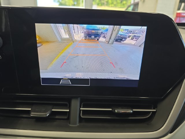 Used 2025 Chevrolet Trax LS FWD image 14