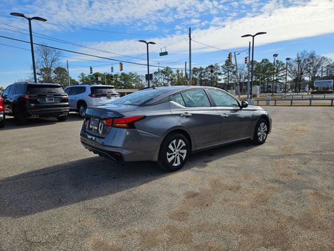 Used 2025 Nissan Altima 2.5 S image 6