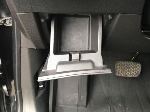 Used 2017 Buick Envision Essence FWD image 33