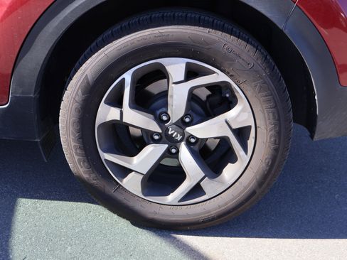 Used 2020 Kia Sportage LX image 40