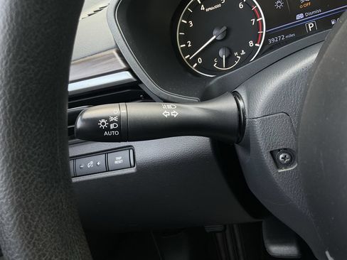 Used 2025 Nissan Altima 2.5 SV FWD image 26