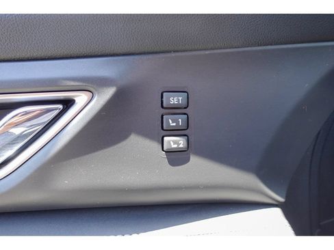 Used 2023 Subaru Ascent Limited AWD/4WD image 15