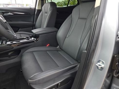 Used 2023 Buick Envision Essence image 24