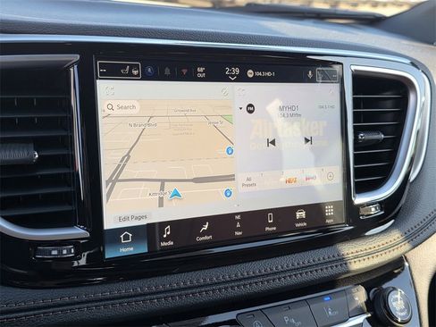 New 2026 Chrysler Pacifica Pinnacle image 16