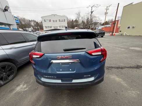 Used 2024 GMC Terrain SLE image 4