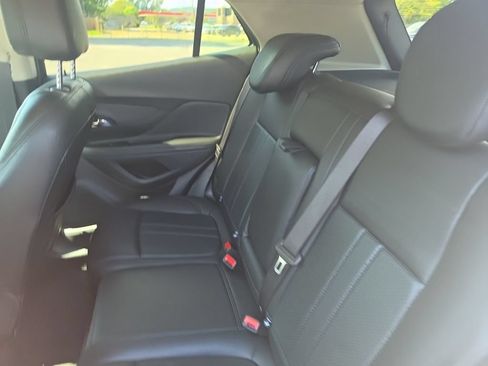 Used 2022 Buick Encore Preferred FWD image 29