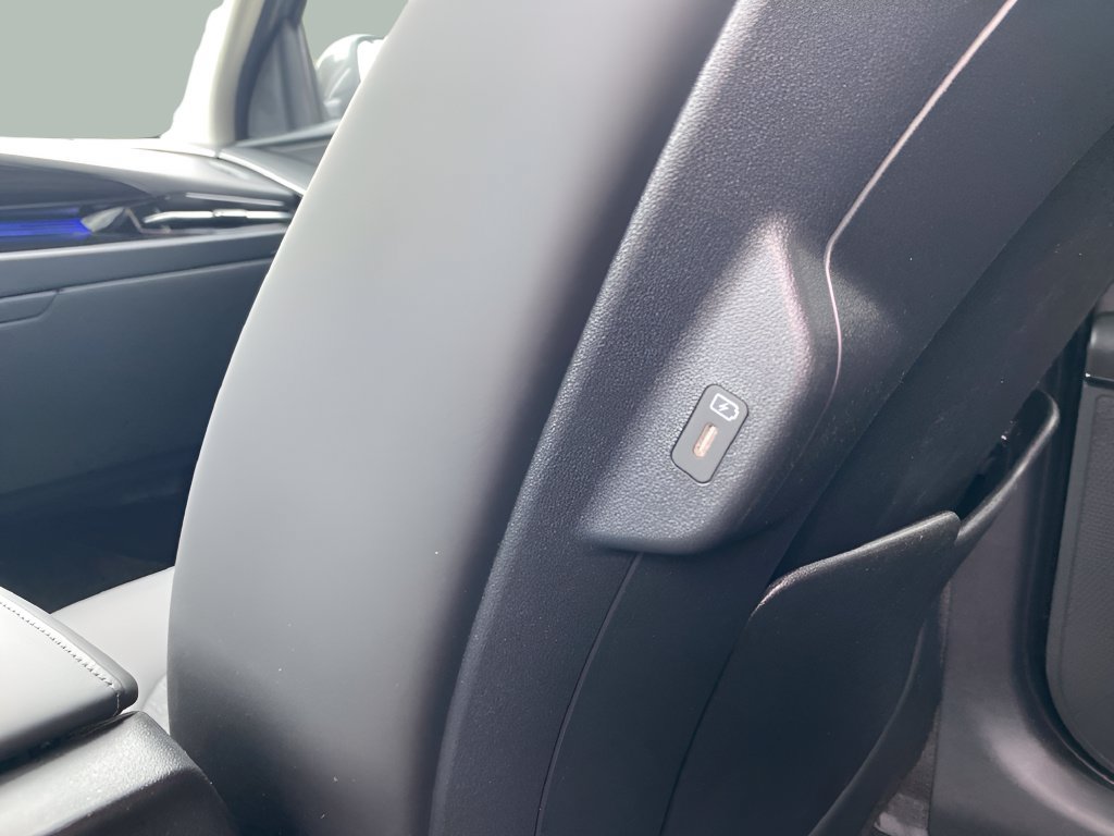 Used 2026 Kia Niro EX FWD image 13