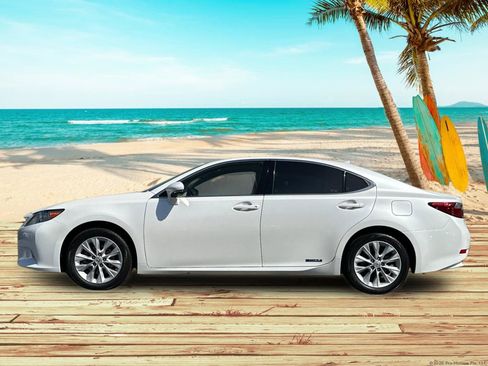 Used 2013 Lexus ES 300h w/ Premium Pkg FWD image 3