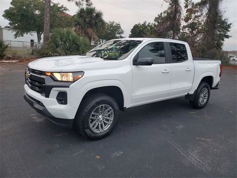 Certified 2024 Chevrolet Colorado LT w/ LT Convenience Package image 3
