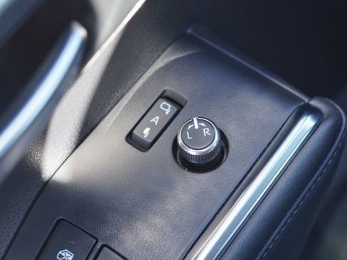 Used 2023 Toyota Highlander Limited image 48