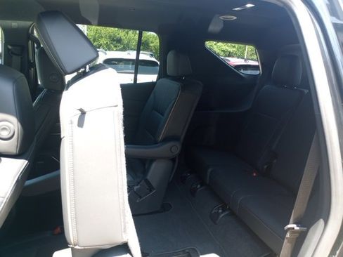 Certified 2024 Chevrolet Traverse RS image 14