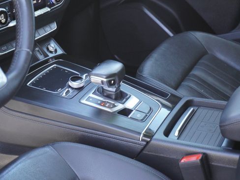 Used 2019 Audi Q5 2.0T Premium Plus w/ Premium Plus Package AWD/4WD image 21
