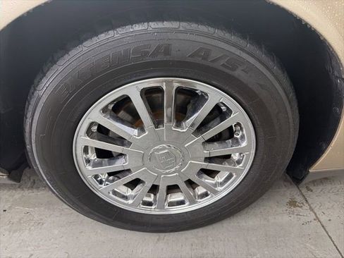 Used 2005 Cadillac De Ville DHS w/ Equipment Group FWD image 25